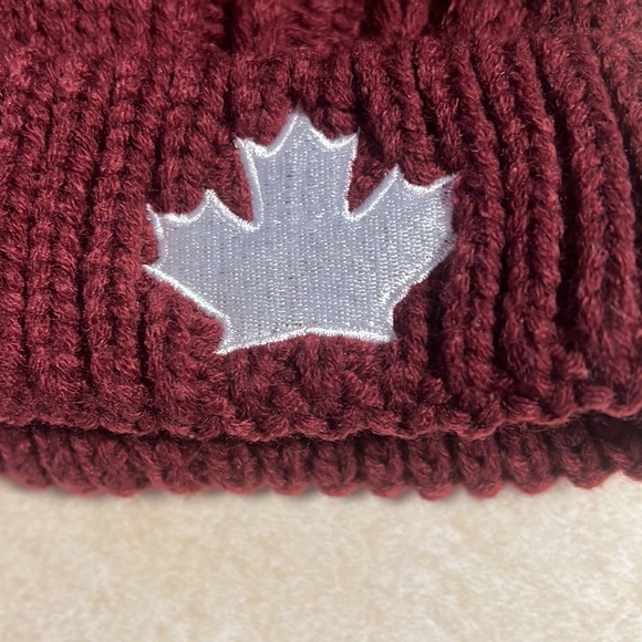 A cute cranberry winter toque in a unisex size - Picture 3 of 3